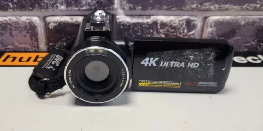 4k відеокамера.батерка не рідна.камера справна.в подарунок підставка штатив Ціна