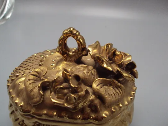 Шкатулка фарфор позолота цветы розы и листья большая размер 11,5 х 12 см №18390МЯ Де купити