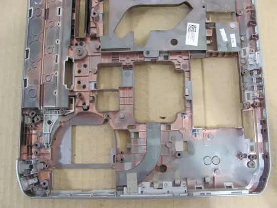 номер0023-3 Кришка, дно, піддон корпуса,Нижний корпус(дно)для ноутбука,низ,дно,поддон,Нижняя часть AP0M1000700 053FCF для DELL LATITUDE E5530 оригінал Інтернет-аукціон