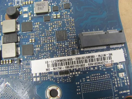 831-18 материнська плата SRFFX   i5-8265U  69N18DMAEC11  для  MEDION AKOYA E17201 S17402  оригінал Характеристики