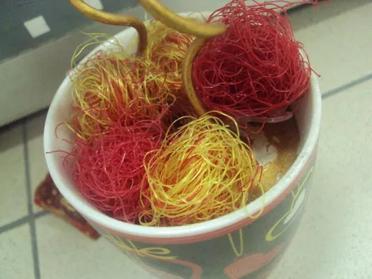 Сувенир кружка с сердечками под фотографии Китай керамика, в мешочке кофейные зерна №2985 Де купити