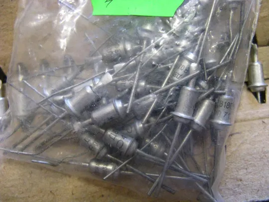 Стабілітрони Д818А,Б, В, Г,Д,  В ЛОТІ 5ШТ.НОВІ Продаж