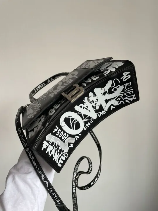 Сумка Balenciaga Hourglass Small Handbag Graffiti in Black 99206 Інтернет-аукціон