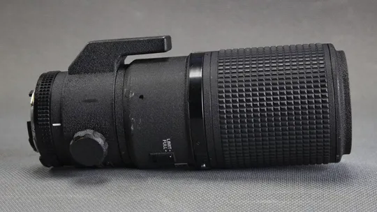 Об&#039;єктив Nikon ED AF Micro Nikkor 200mm 1:4 D Macro Lens Ф62mm для макросъемки 1:1 на полный кадр 24*36 mm Вживане Продаж