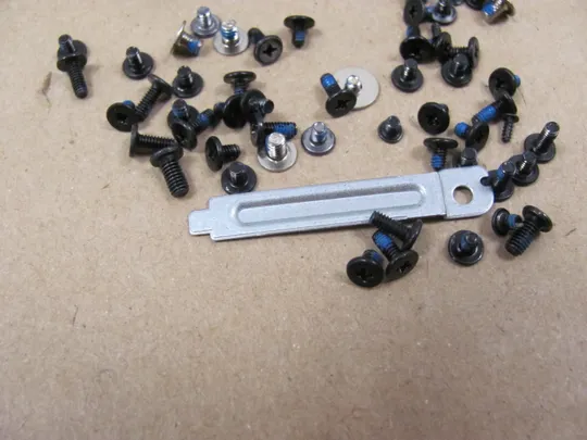 645-8 комплектуюче гвинти  для DELL  LATITUDE E5570   оригінал З аукціону