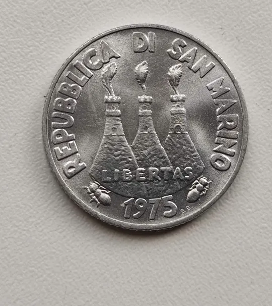 Купити 2 ліри  1975 року "Любов у тварин" монета  Cан-Маріно рідкісна sk234.