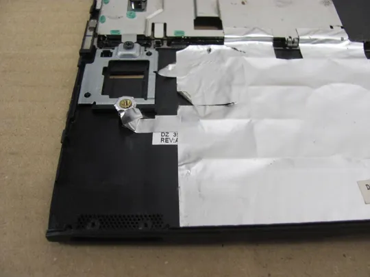 номер0032-5 Кришка панель палмрест та тачпад 0MKKD5 для Dell VOSTRO V131 оригінал На торгах