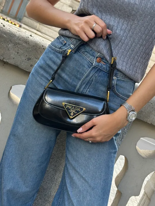 Сумка жіноча Prada Patent Leather Shoulder Bag Black Характеристики