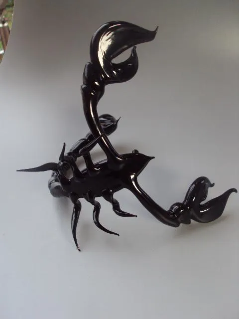 Фигура стекло скорпион большой целый №10000 Недорого