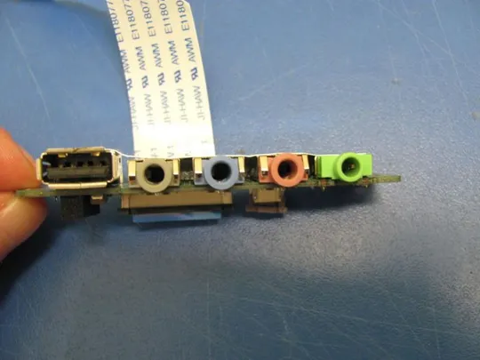 №50-12 USB AUDIO плата E89382 для MEDION ERAZER X6811 X6812 GX660 MS-16F2 MS-16F1 оригінал Недорого