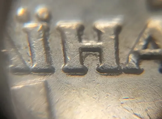 (5140) 1 гривня 2006 "крокодил" на аверсі (різновид браку) (1 гривна 2006 брак) Продаж