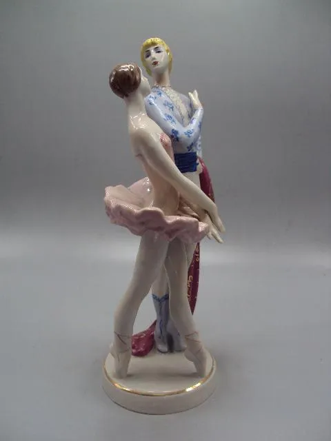 Фигура фарфор статуэтка Киев балет дуэт Ромео и Джульетта балетная пара высота 29,8 см №221 Недорого