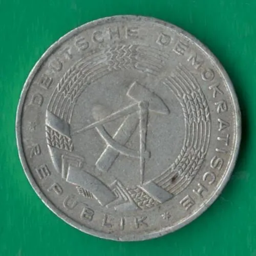 Купити 10 пфенігів 1968 року НДР [М]