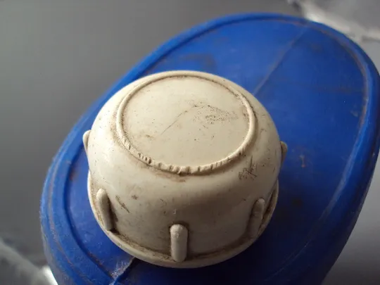 Канистра для непищевых продуктов ссср пластик бочонок с ручкой размер 28,8 х 32 х 15 см №15682 в Україні