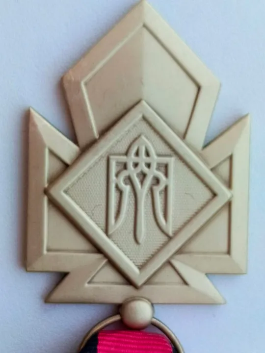 ХРЕСТ ХОРОБРИХ! Нагрудний знаки головнокомандувача Збройних сил України. З аукціону