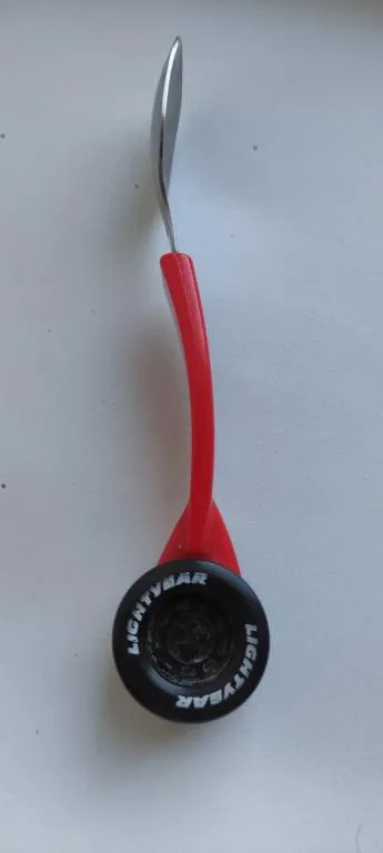 Интересный предмет-чайная ложка на колесах , td846 Продаж