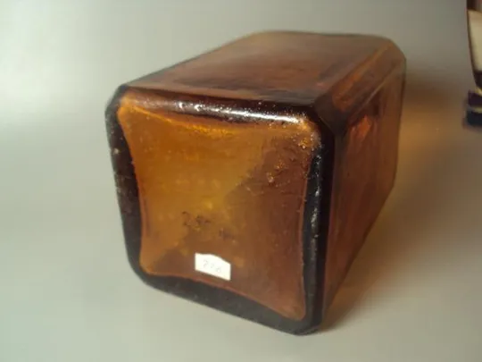 бутылка четырехгранная высота 21,5 см (№ 726) Інтернет-аукціон