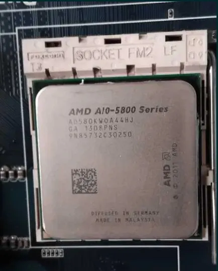 Купити Gigabyte GA-F2A75M-D3H (FM2) + AMD A10-5800 ( 4 core )