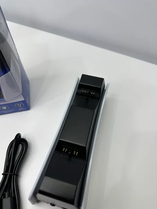 Док станція для джойстика PS5 Charging Station (ящик 25) З аукціону