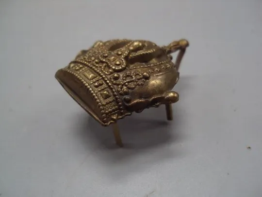 Кокарда корона знак металл высота 3,6 см, ширина 2,8 см №10274 Недорого