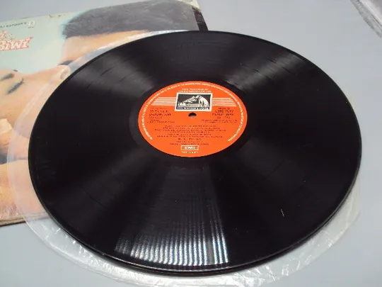 Пластинка Raj Kappor's Biwi-O-Biwi music R. D. Burman Nida Fazli Индия диаметр 30 см №15382МЯ в Україні
