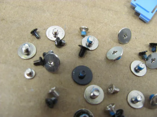 861-10 комплектуюче кріплення гвинти для  Dell Precision 7550 7750  оригінал Продаж