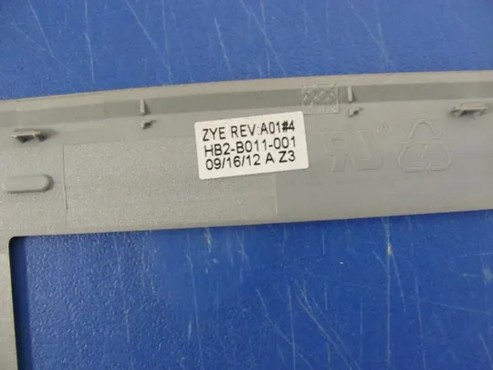 №202-3 рамка матриці HB2-B011-001 ZYE460C01LA017 для Acer Aspire S3 S3-951 MS2346 оригінал Де купити