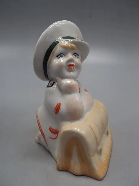 Фигура фарфор статуэтка Киев капитанская дочка с портфелем Буду как папа высота 12,3 см №13924 З аукціону