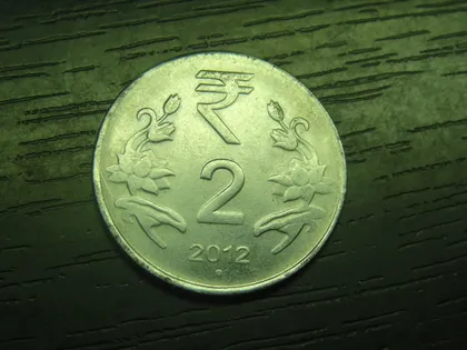 фото, 2 рупії 2012 Індія (крапка)
