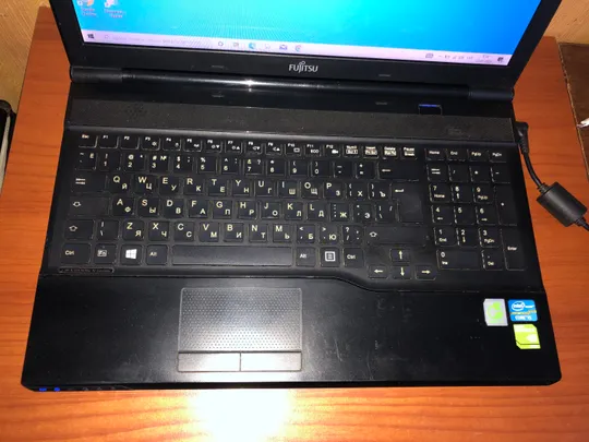 Купити ноутбук Fujitsu AH532 i5-3210M/4GB/500GB/ intel+GF GT620M