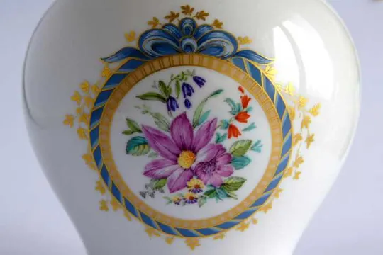 Антикварна ваза Royal порцеляна Kaiser Porzellan З аукціону