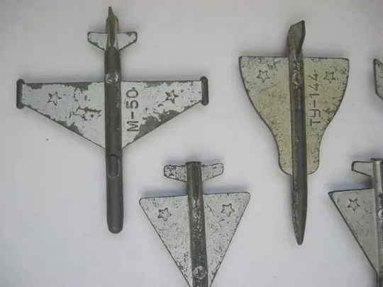 Літаки /самолеты/ - ТУ-24, ТУ-144, М-50, ЯК-25 = солдатики - фигурки = СРСР -СССР = метал = 5 шт. Де купити