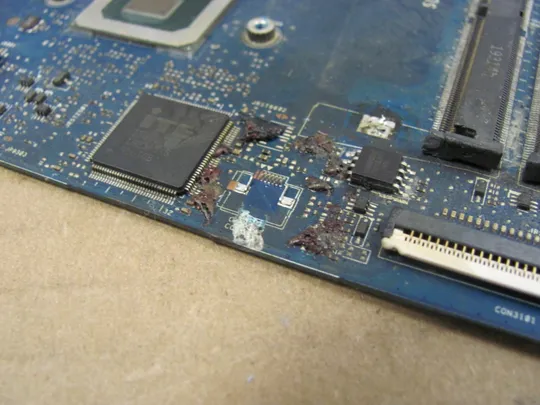 831-18 материнська плата SRFFX   i5-8265U  69N18DMAEC11  для  MEDION AKOYA E17201 S17402  оригінал Де купити