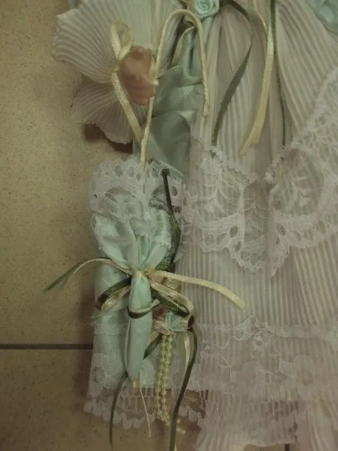 Фарфоровая кукла девочка с зонтиком в голубом платье 40 см №464п З аукціону