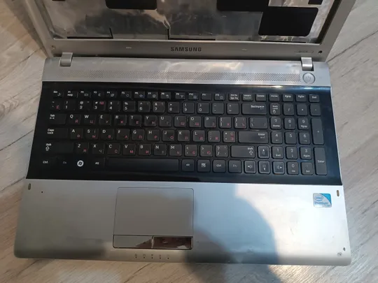 Купити Корпус для ноутбука Samsung RV518 весь в зборі з клавіатурою та тачпадом