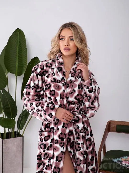 Купити Жіночий махровий халат колір чорний-коричневий