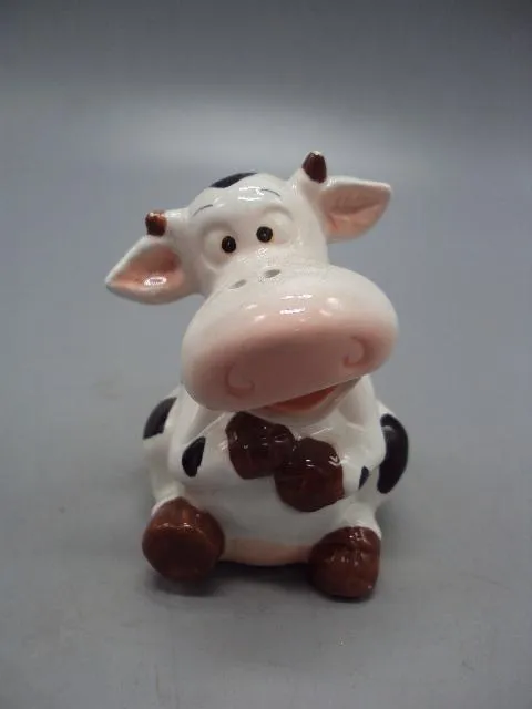 Фигура фарфор статуэтка Европа корова буренка коровка высота 8 см кракелюры №15037 Ціна