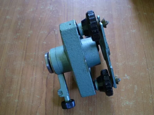 Геодезичний прилад нiвелiр Н-3 .Запчастини. З аукціону