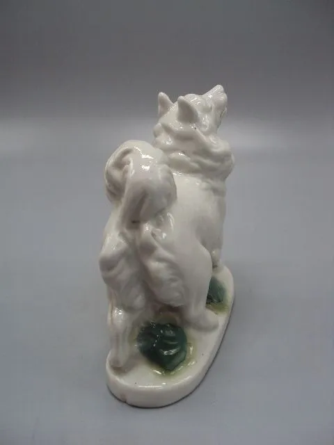 Фигура фарфор статуэтка Гжель собака лайка собачка высота 11,7 см №258 Недорого