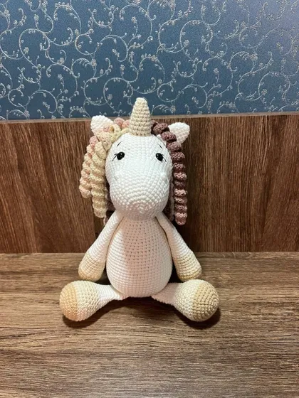 фото, Єдиноріжка вʼязана іграшка