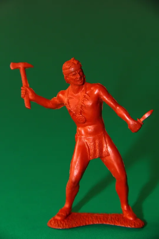 ІНДІАНЕЦЬ З НОЖОМ І ТОМАГАВКОМ индеец 70мм  AUBURN США М`ЯКА РЕЗИНА Де купити