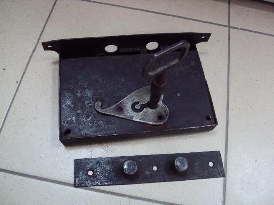 Врезной замок старинный с ключом №11425 Де купити