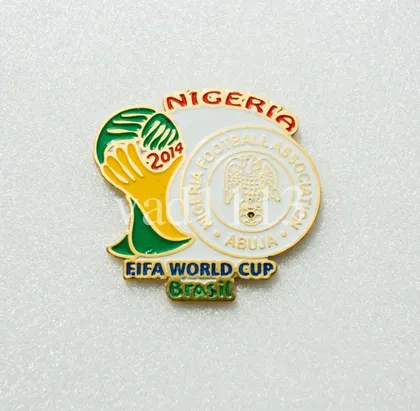 фото, Значок футбол  серия Чемпионат Мира 2014 Бразилия участник - Нигерия