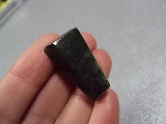 Камень яшма для ювелирных изделий вес 4 г размер 6,5 х 30 х 9,5 х 16,5 мм №13290 Де купити