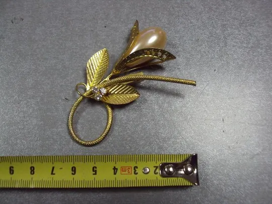 Бижутерия брошка цветок брошь цветочек с листьями размер 6,4 х 6,3 см №13373 З аукціону