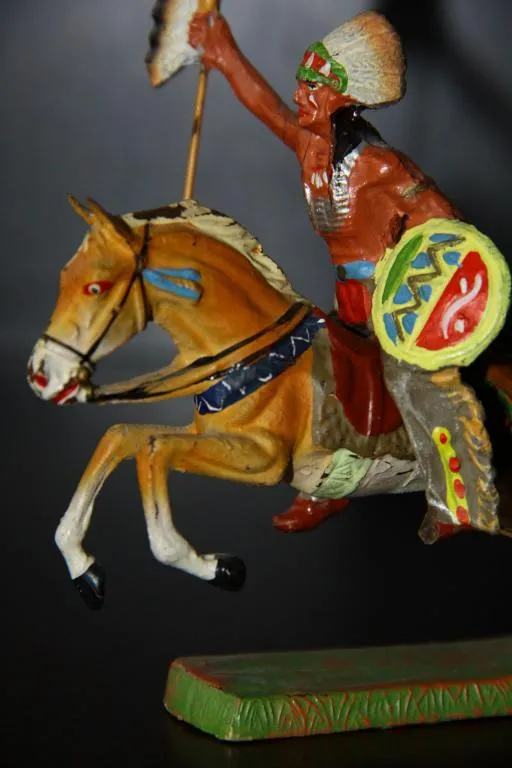 индеец вождь с копьем ELASTOLIN ФРГ (МАССА - КОМПОЗИТ) 40-50ые годы 70-75мм Ціна