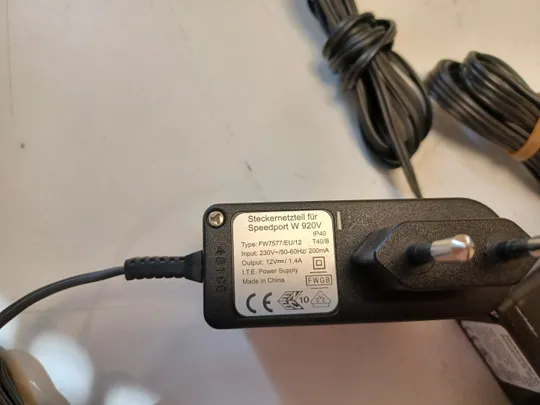 0778  адаптер живлення W 920V FW7577  12V 1.4A 3 шт НІМЕЧЧИНА Продаж