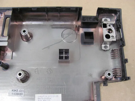 588-2 2 Кришка дно піддон корпуса BA75-03350A для  Samsung NP300E7A NP305E7A 300E7A 305E7A  оригінал Інтернет-аукціон