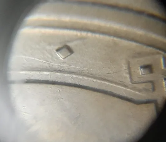 (7947) 1 гривня 2012 розколи та викрошка на аверсі справа (1 гривна 2012 брак) Продаж