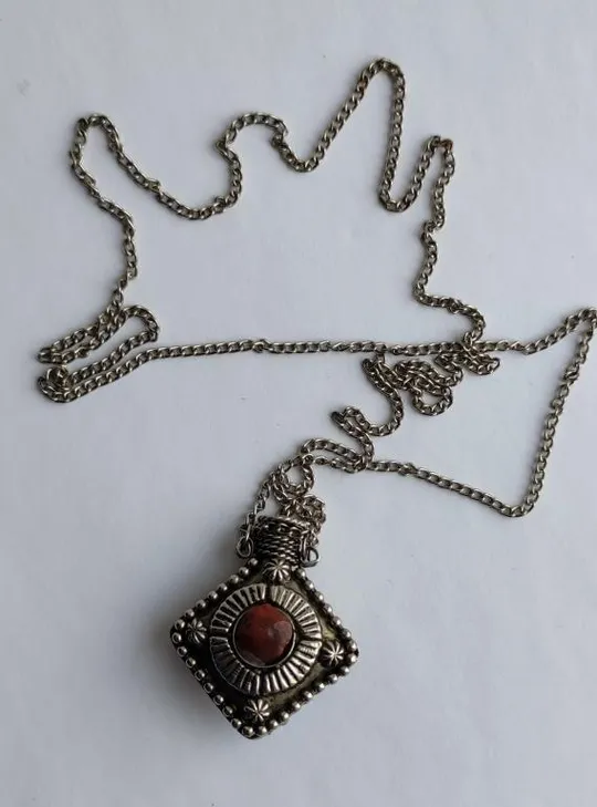 Винтажная подвеска ароматница флакон для духов 2 натуральных камня 20 век vs743 Де купити